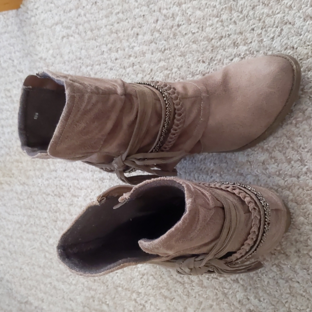 Bootie - Picture 2 of 4